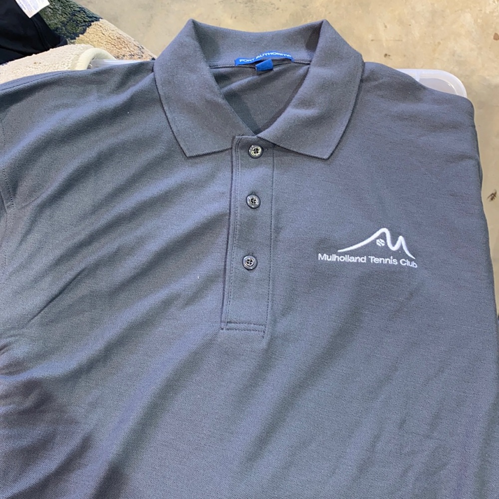 E946- Men's Mudholland  Tennis Club Polo Grey Sz M-- NWOT